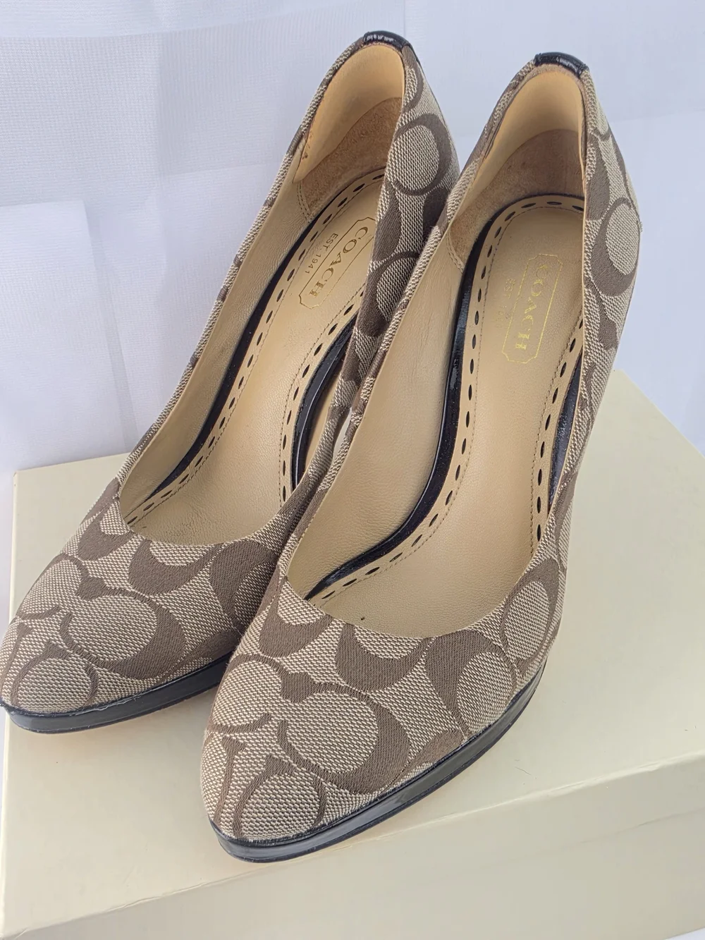 Coach Signature Canvas Brown Pump Heels W Box Sz6